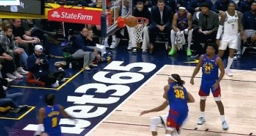 腾讯体育官网下载-字母哥和戈登纠缠倒地 先吹戈登犯规&amp;掘金挑战成功改判字母哥犯规